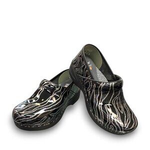 Dansko Women's Shoes 37/6.5 Black Silver Glitter Patent Leather Zebra Print Clog